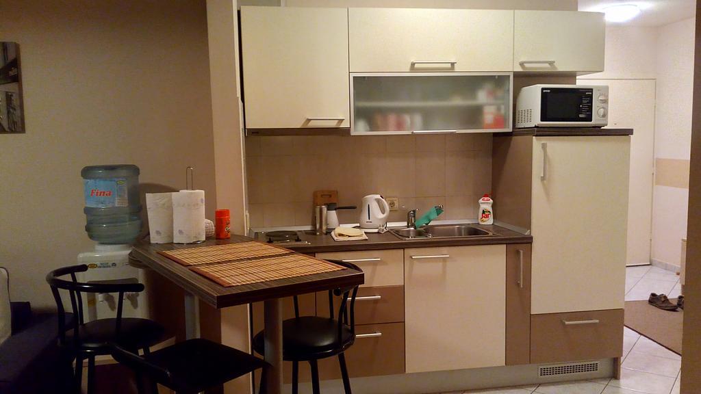 Apartment Viktor,Parking Osijek Exterior photo